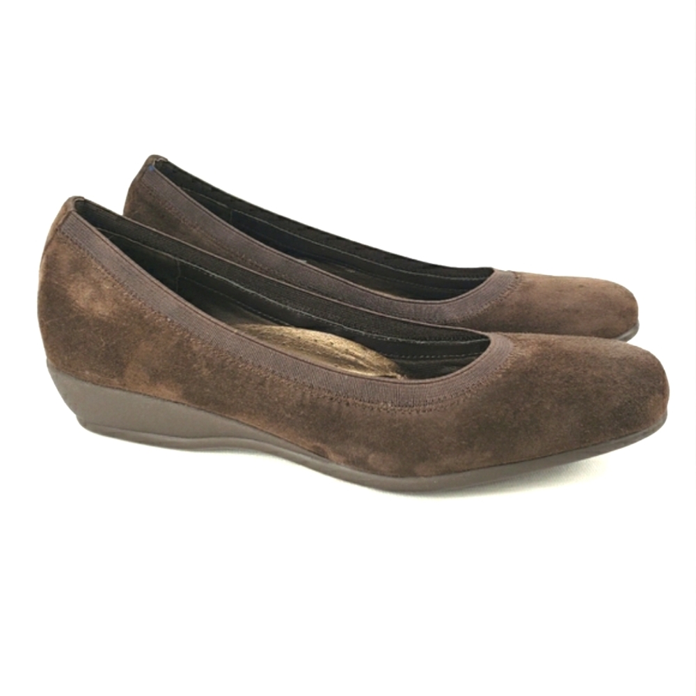 Trotters Lansing Brown Suede, Sqaure Toe, Slip On, Wedge. Women's Size 7 M